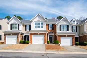 8310 Pilots View Dr, Raleigh, NC 27617