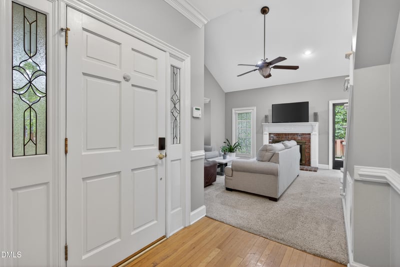 8313 Wycombe Ln, Raleigh, NC 27615