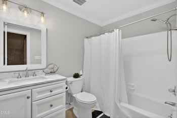 8313 Wycombe Ln, Raleigh, NC 27615