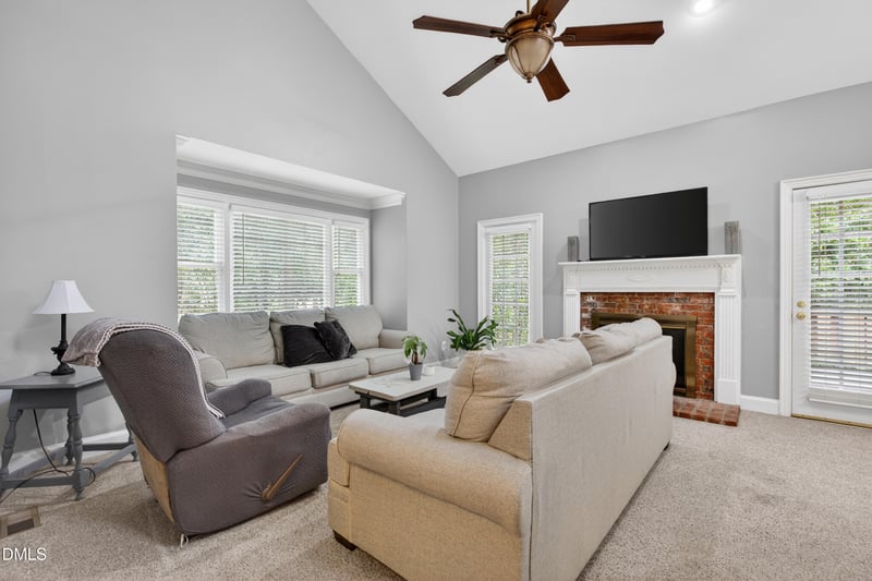 8313 Wycombe Ln, Raleigh, NC 27615