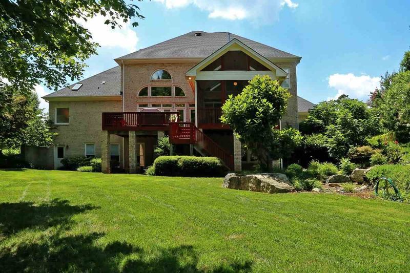 8317 Davishire Dr, Raleigh, NC 27615