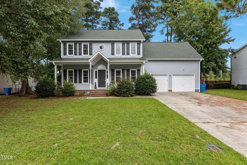 8318 Umstead Dr, Fayetteville, NC 28304