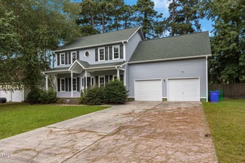 8318 Umstead Dr, Fayetteville, NC 28304