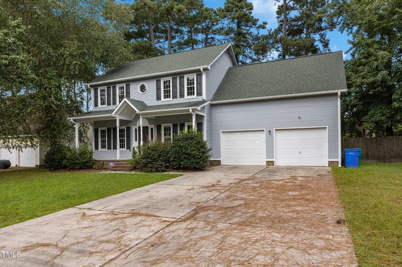 8318 Umstead Dr, Fayetteville, NC 28304