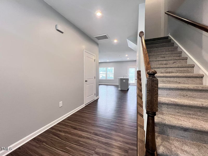 832 Oak Center Dr, Raleigh, NC 27610