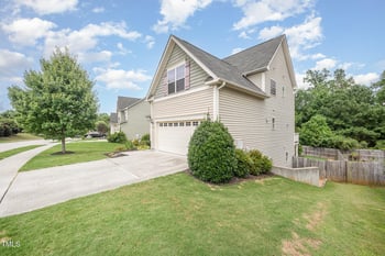 832 Ribbonleaf Ln, Fuquay Varina, NC 27526