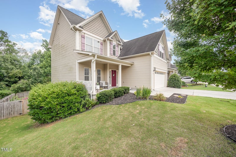 832 Ribbonleaf Ln, Fuquay Varina, NC 27526