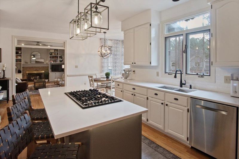 8323 Burns Pl, Chapel Hill, NC 27516