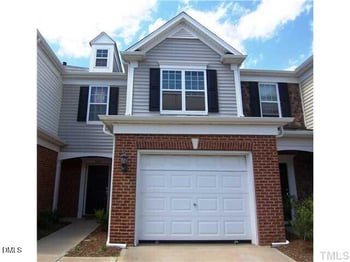 8323 Pilots View Dr, Raleigh, NC 27617
