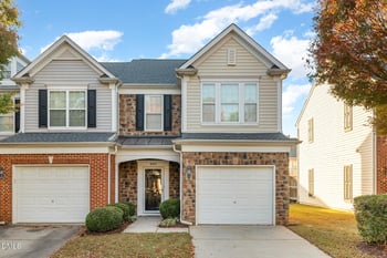 8325 Pilots View Dr, Raleigh, NC 27617