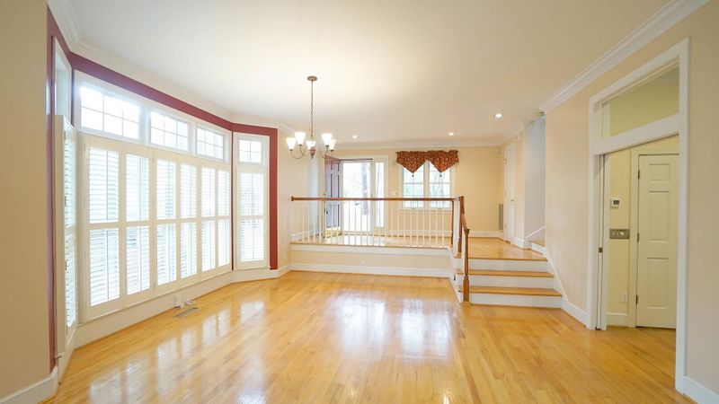 8326 Burns Pl, Chapel Hill, NC 27516