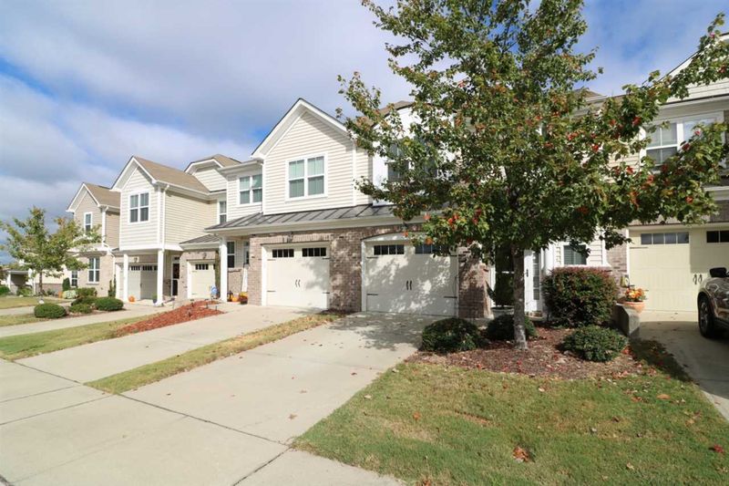 8327 Amador Dr, Raleigh, NC 27616