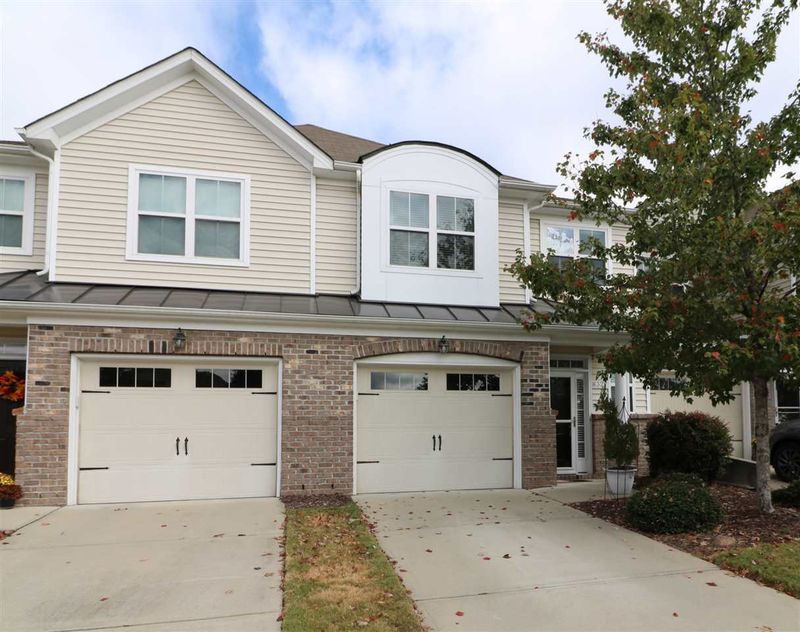 8327 Amador Dr, Raleigh, NC 27616