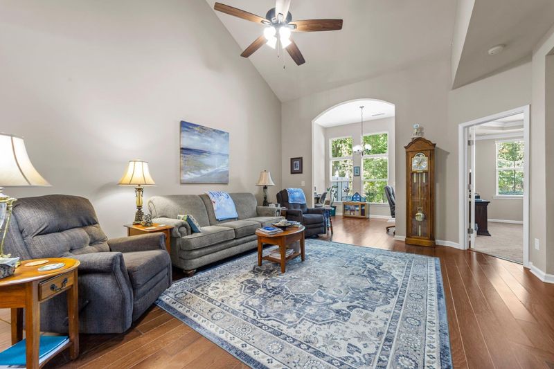 8327 Yaxley Hall Dr, Raleigh, NC 27616