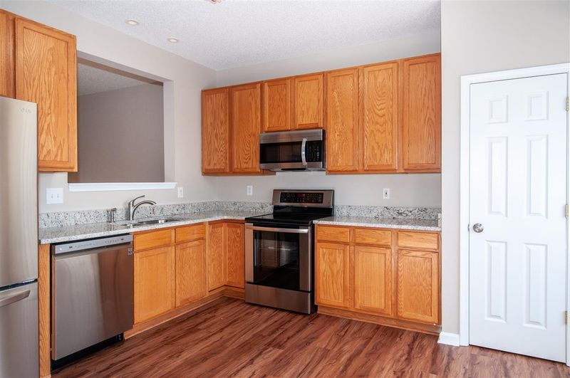 8329 Bratt Ave, Wake Forest, NC 27587