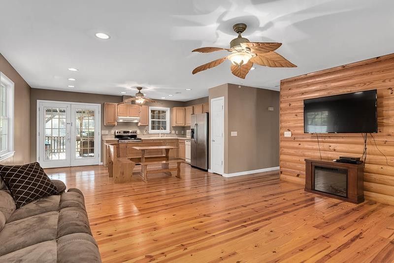 8329 Old Stage Rd, Raleigh, NC 27603