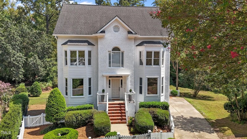 833 Babock Ct, Raleigh, NC 27609