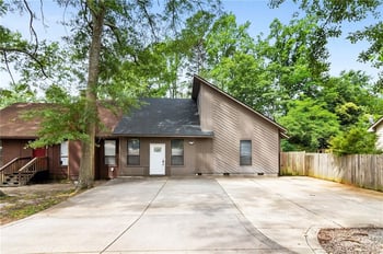 833 Danish Dr, Fayetteville, NC 28303
