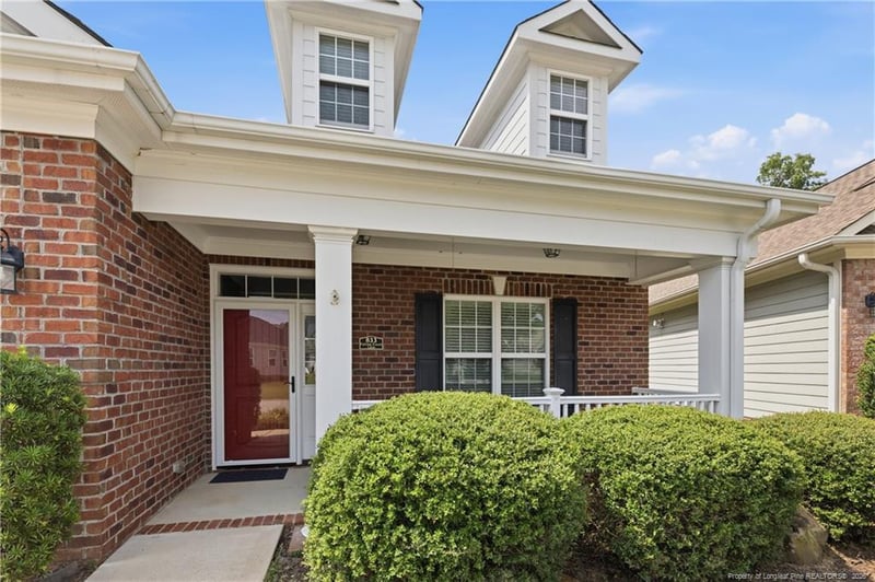 833 Falling Creek Ln, Fayetteville, NC 28304