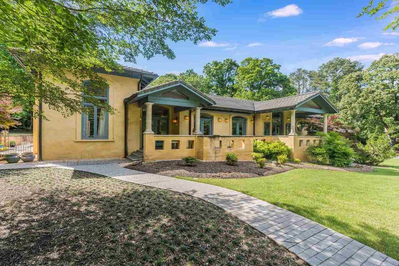 833 Kenmore Rd, Chapel Hill, NC 27514