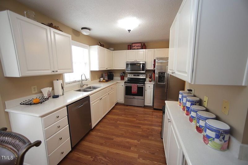 833 Lochmaben St, Wake Forest, NC 27587