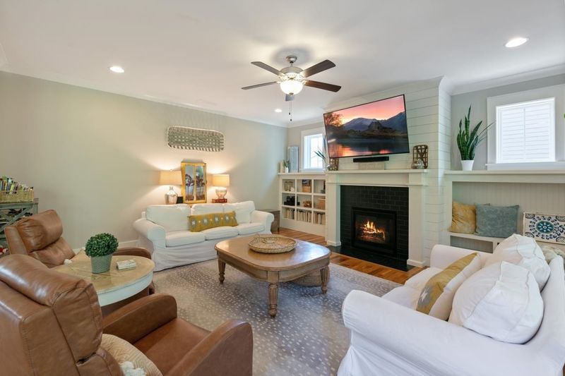 833 Rambling Oaks Ln, Holly Springs, NC 27540