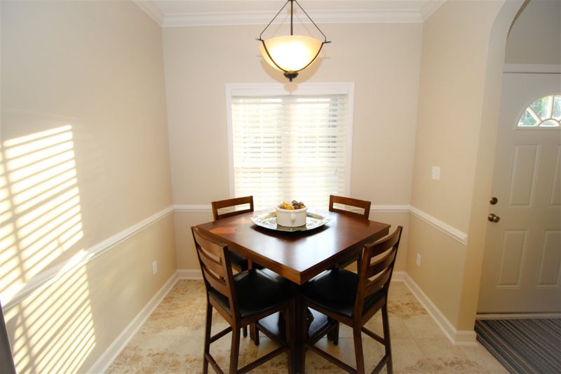833 S White St, Wake Forest, NC 27587