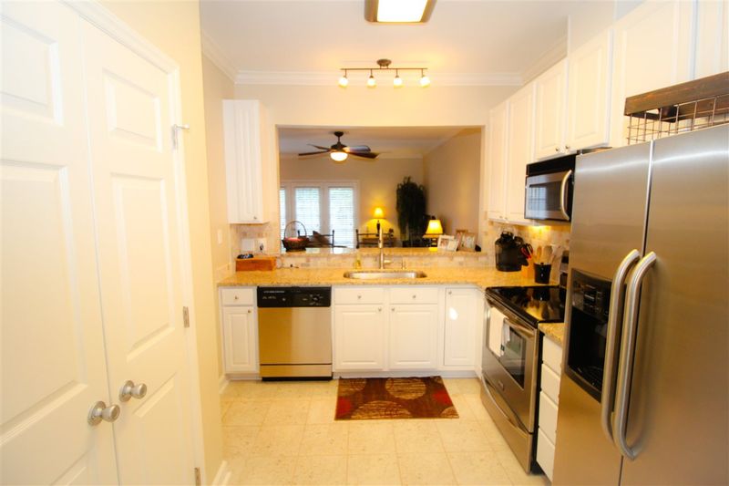 833 S White St, Wake Forest, NC 27587