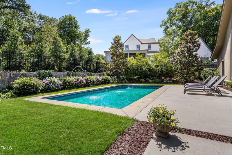 833 Woodburn Rd, Raleigh, NC 27605