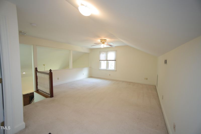 8331 Wycombe Ln, Raleigh, NC 27615