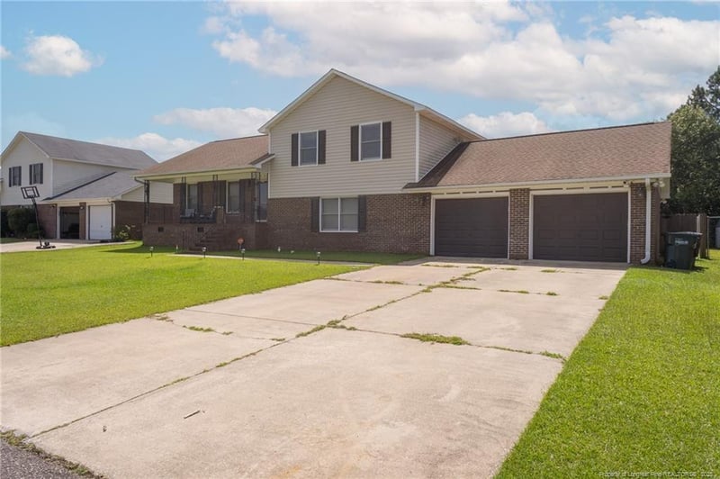 834 Beuer Dr, Fayetteville, NC 28314
