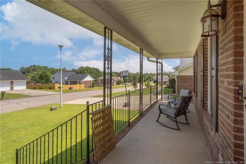 834 Beuer Dr, Fayetteville, NC 28314