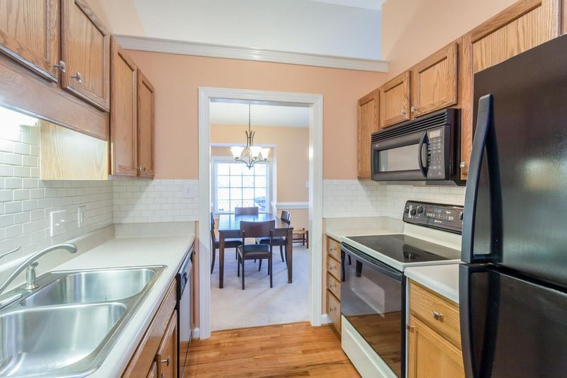 834 Shackleton Rd, Apex, NC 27502