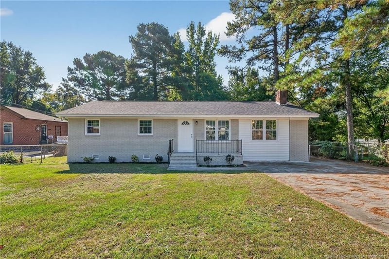 835 Dwain Dr, Fayetteville, NC 28305