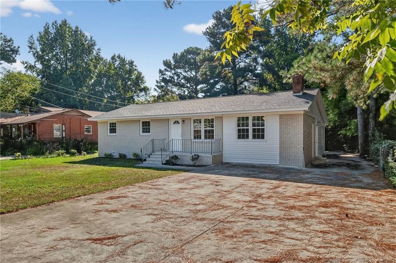 835 Dwain Dr, Fayetteville, NC 28305