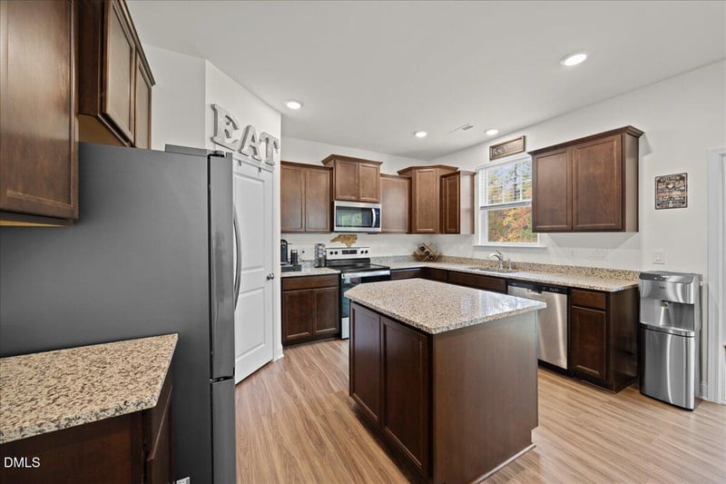 835 Golden Plum Ln, Zebulon, NC 27597