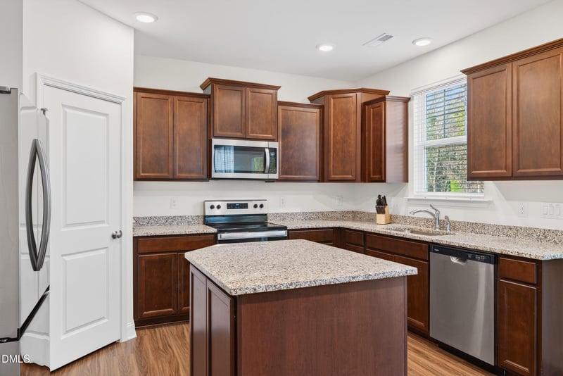 835 Golden Plum Ln, Zebulon, NC 27597