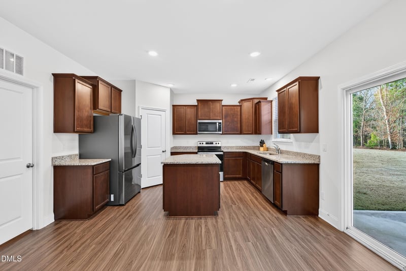 835 Golden Plum Ln, Zebulon, NC 27597