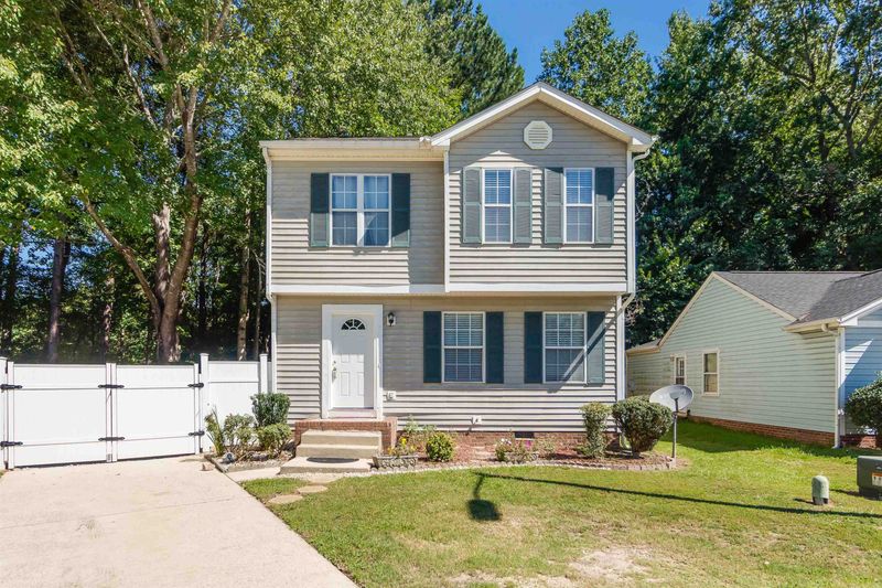 8357 Wynewood Ct, Raleigh, NC 27616