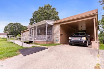 836 Apple St, Burlington, NC 27217