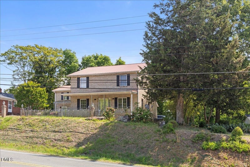 836 S Main St, Roxboro, NC 27573