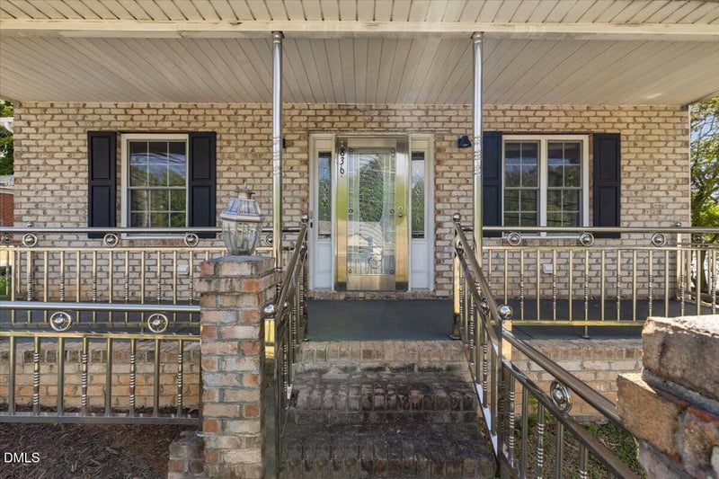 836 S Main St, Roxboro, NC 27573