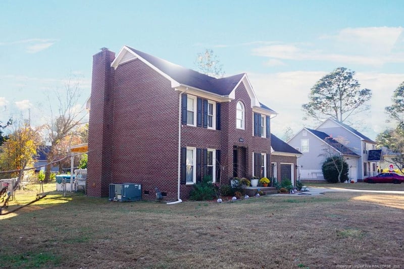 8363 King Rd, Fayetteville, NC 28306