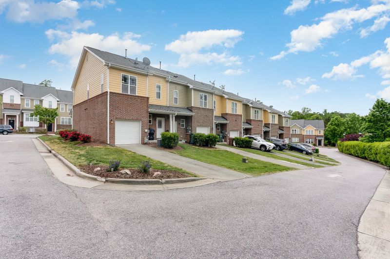 837 Carpenter Glenn Dr, Cary, NC 27519