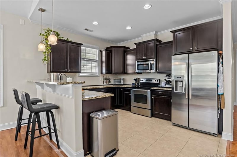 837 Falling Creek Ln, Fayetteville, NC 28304