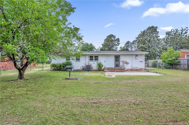 837 Montclair Rd, Fayetteville, NC 28314