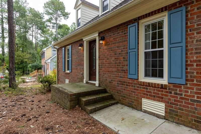 837 Oakwater Dr, Garner, NC 27529