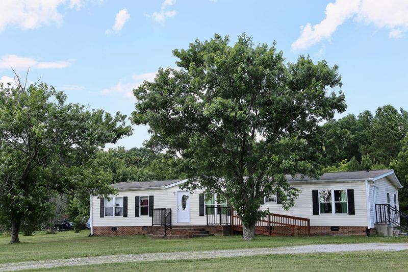 837 Sid Eaves Rd, Youngsville, NC 27596