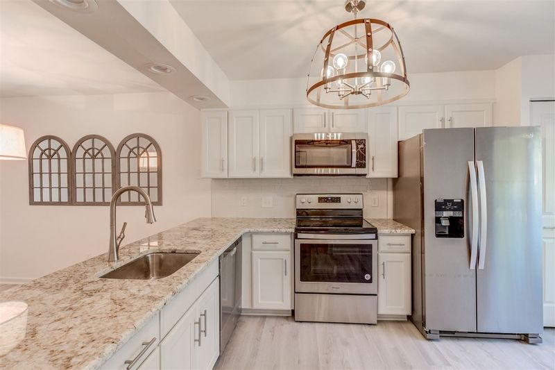 838 Green Ridge Dr, Raleigh, NC 27609