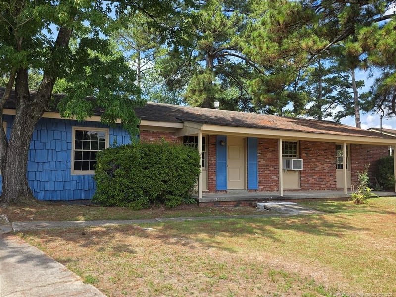 838 Montclair Rd, Fayetteville, NC 28314